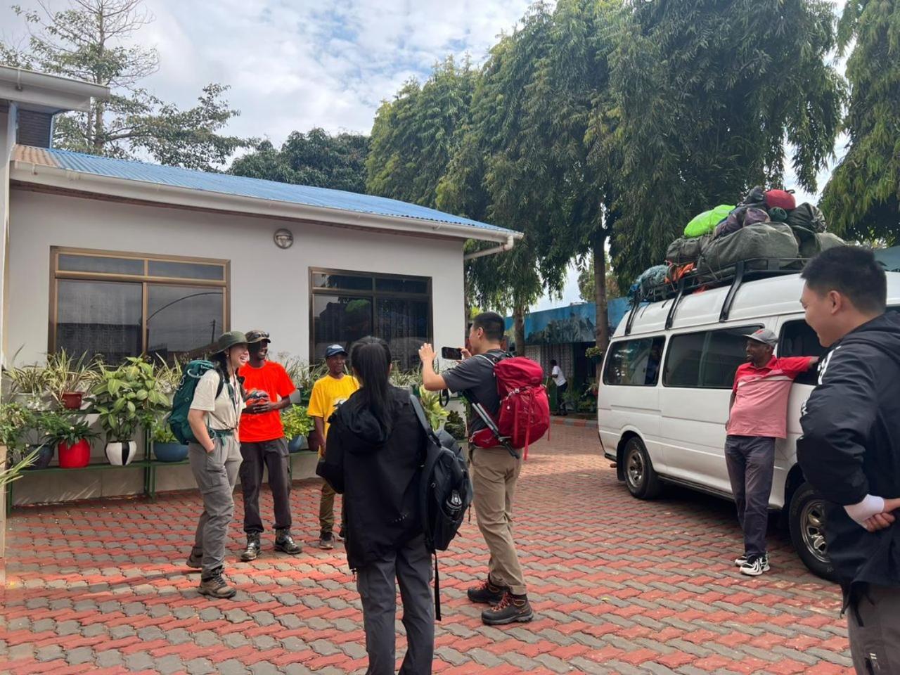 Kilimanjaro Trekcity Hostel Моши Экстерьер фото